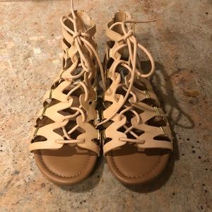 Steve Madden size 8 lace up nude gladiator sandals